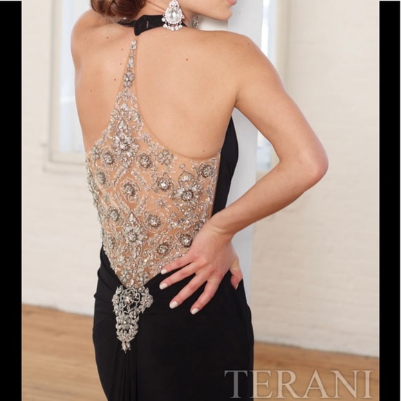 Terani Couture Chic Bead Embellished V-Neck-Black - Picture 5 of 17